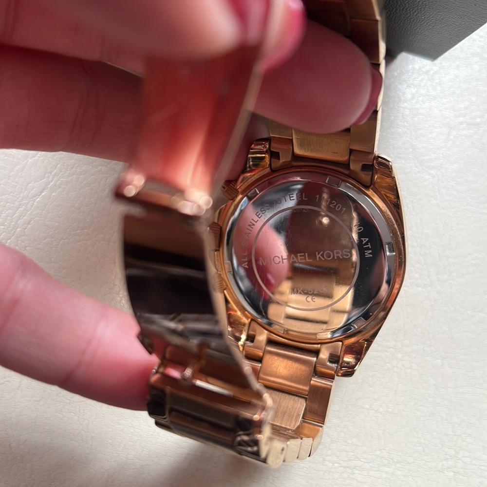 Michael Kors Rose Gold Watch - Picture 7 of 12